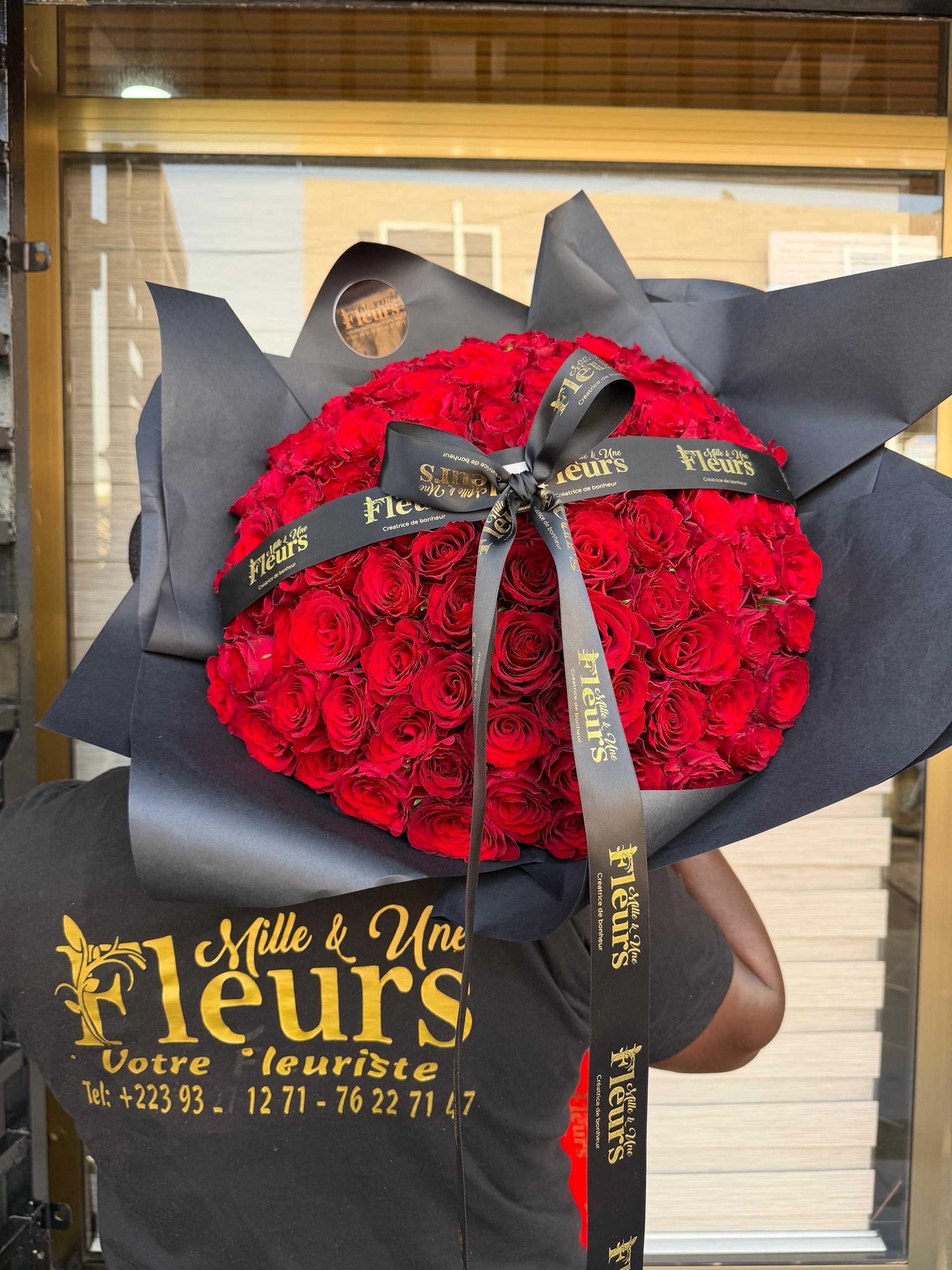 Grand Brasé De Rose Rouge (101 tiges)